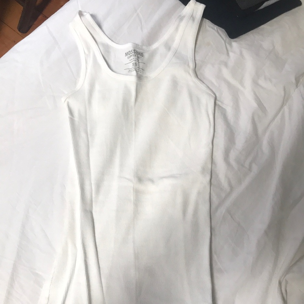 Tank tops - Picture 3 of 8